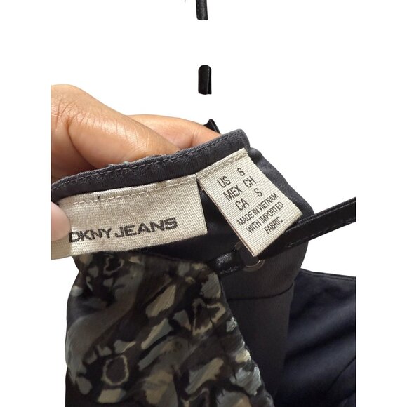 DKNY Jeans Womens S Black Sleeveless Empire Waist Top - Picture 3 of 10